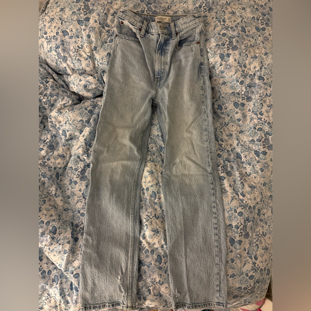 Abercrombie 90s Straight Ultra High Rise Light Wash size 25/0R
